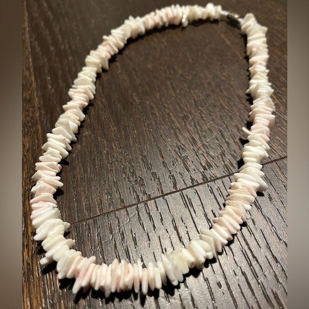 Real Shell Necklace from the Caribbean - Picture 2 of 5